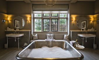 Foxhill Manor – Adults Only