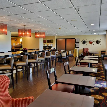 Hampton Inn Chicago/Naperville Near Niu Conference Center