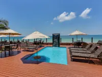 Flat Pietra Hotels near Santinho