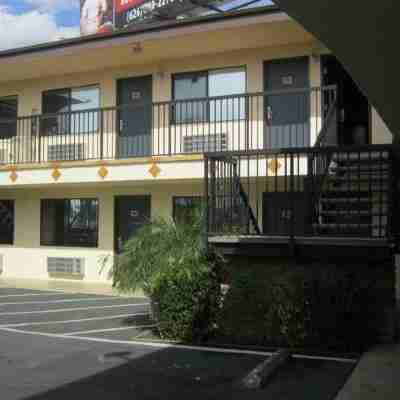 Americas Best Value Inn Pasadena Hotel Exterior