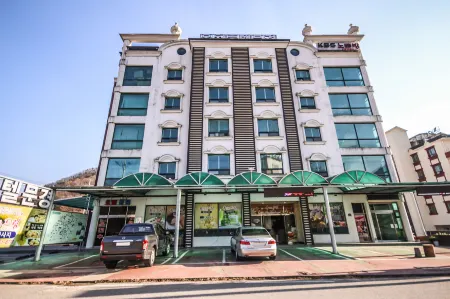 Mungyeong Oncheon Hotel Отели рядом с достопримечательностью «Mungyeong Saejae»