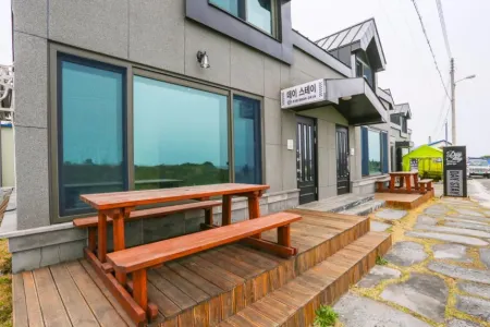 Seogwipo Day Stay House Pension Отели рядом с достопримечательностью «The Venice Land»