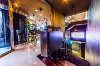HOTEL SEVEN
