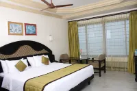 Hotel Sea View Hotels near Marungoor Murugan Temple