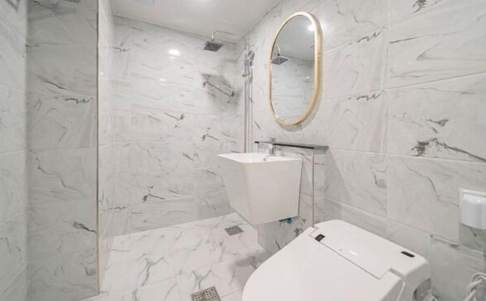 2. 호텔 게이트..