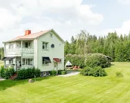 Guestrooms at Forest Family Home