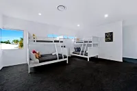 Luxico Majestic Palms (Heated Pool) Hotels in Broadbeach Waters