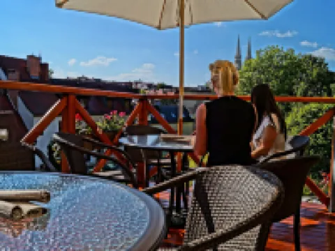 佩斯霍內特米基思吉酒店 茲戈熱萊茨縣酒店