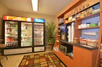 Candlewood Suites 克拉克斯
