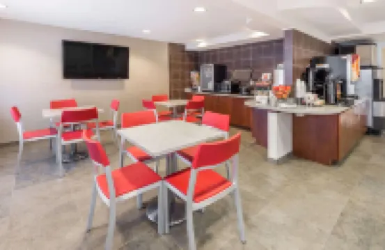 Super 8 by Wyndham Columbia Clark Lane