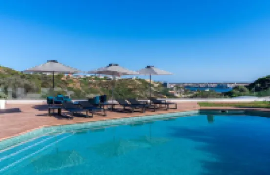 โรงแรมคาลาลลงกา โรงแรม เมนอร์กา