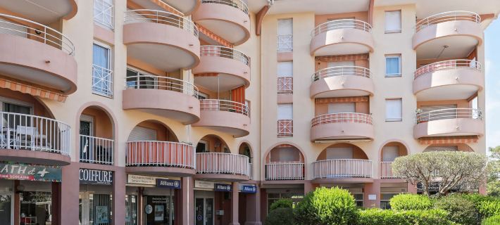 Le Consul Hotels in Fréjus
