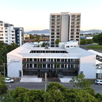 Belmoral Corporate Suites Hotels near Maritime Museum of Townsville