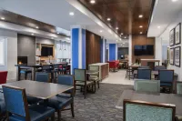 Holiday Inn Express & Suites SASKATOON CENTRE by IHG - breakfast