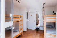 Endless Summer Hostel فنادق في أرونا