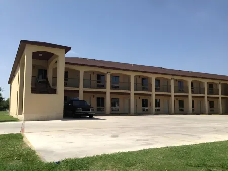 Super 8 by Wyndham San Antonio Near Fort Sam Houston