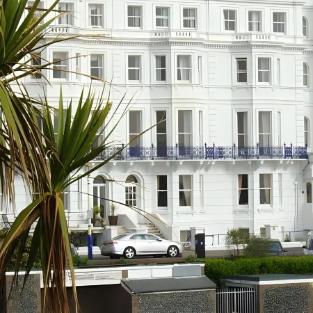 Alexandra Hotel