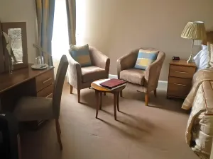 Glenesk Hotel