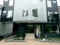 Hotel Bolivariana Plaza Medellin Отели рядом с достопримечательностью «Парк Ла Нубия»