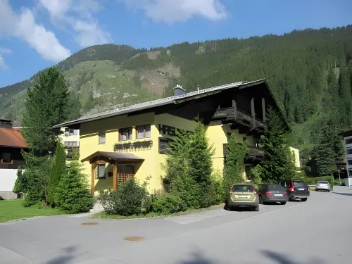 Alpenpension Haslinger Hotels in Gemeinde Flattach