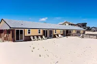 Dolphin Oceanfront Motel - Nags Head Hotels in Wanchese