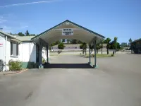 遊獵汽車旅館 - 停車場