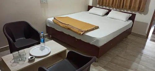 Iroomz Suchira Lodge