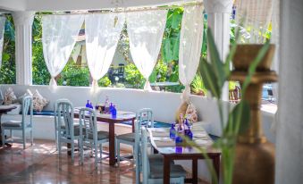 Sashas Holiday Village