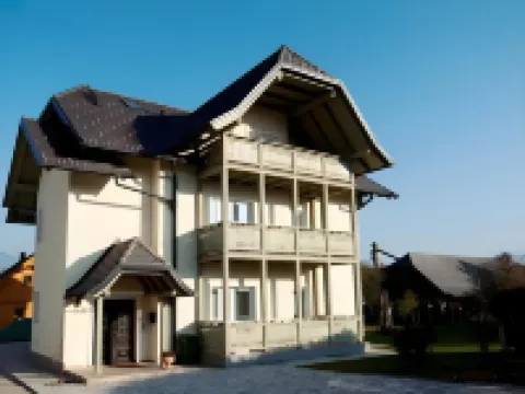 アパートメンツ ヴィラ マルイェティカ