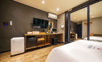 Iksan Hotel Veri