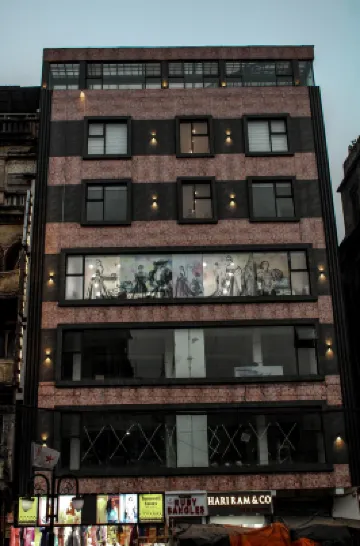 Hotel 16 Avenue Hotels near Jorasanko Thakurbari