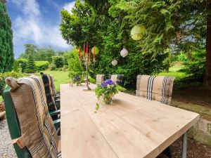 Attraktives Ferienhaus in Ferrières mit Garten