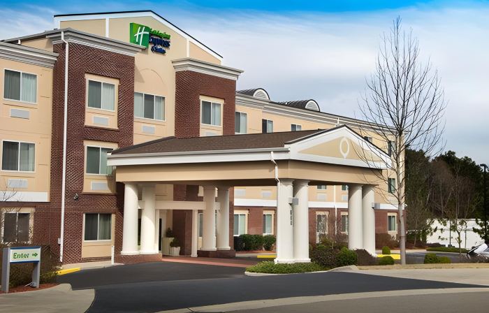 Holiday Inn Express & Suites SOUTHERN PINES-PINEHURST AREA by IHG
