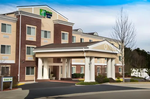 Holiday Inn Express & Suites SOUTHERN PINES-PINEHURST AREA by IHG - Wifi