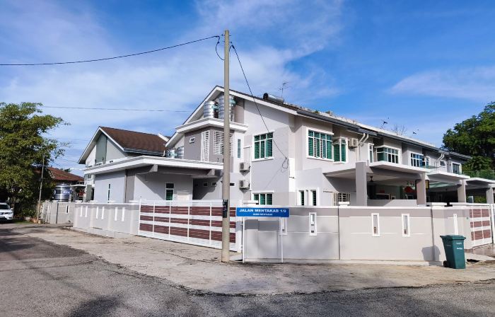 Weston Residence