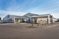 Baymont by Wyndham Shawnee Hotel dekat Ritz