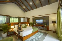Crystal Kuruva Nature Resort & Spa