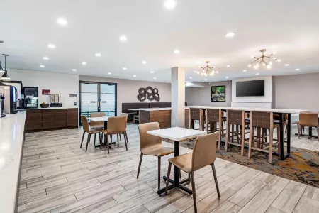 Best Western Plus Bourbonnais Hotel  Suites