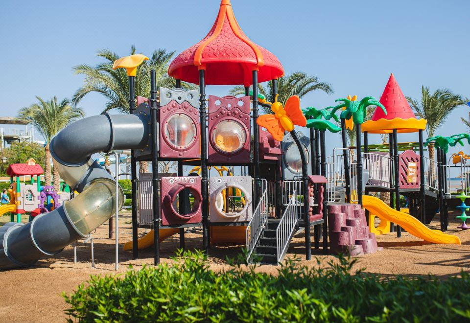 Titanic Palace Families and Couples Only 후기