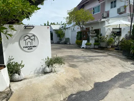 Thanyatorn Resort