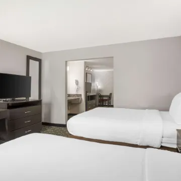 Comfort Suites Nashville Airport - Bna