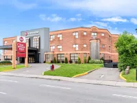 Best Western Plus Montreal East โรงแรมใกล้ถนน Rue Sherbrooke
