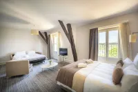 Le Prieuré Corrèze Hotels in Meyrignac-l'Église