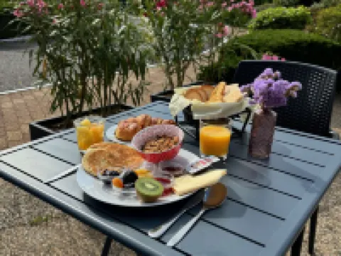 Kyriad Bordeaux - Lormont Hotels in Lormont