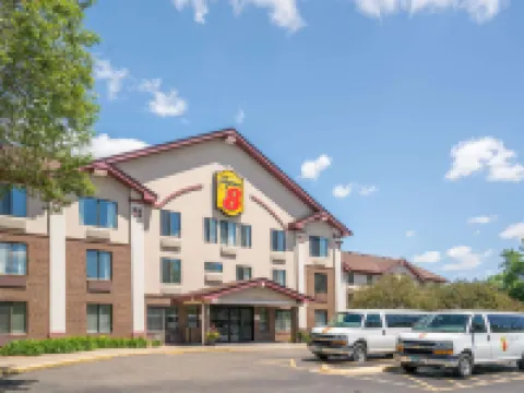 Super 8 by Wyndham Bloomington/Airport Hotels in Bloomington