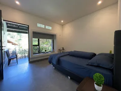 The Siburians Garden Hotel dekat Oshin Home