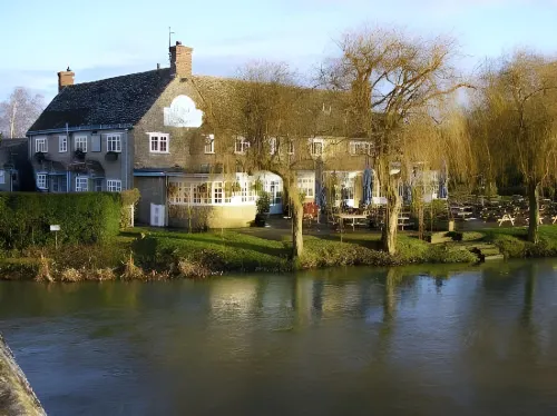Rose Revived by Chef & Brewer Collection Hotels in South Leigh