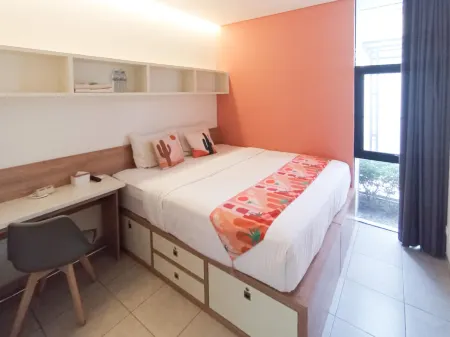 Ofo Kost Premium Kampung Inggris Pare Syariah Mitra RedDoorz Отели в г. Кедири