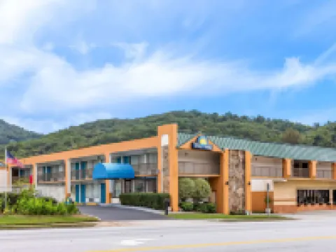 Days Inn by Wyndham Clayton Hotels in Rabun County