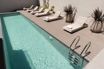 Krista Boutique Hotel Отели рядом с достопримечательностью «TREEFIX MEDICAL»